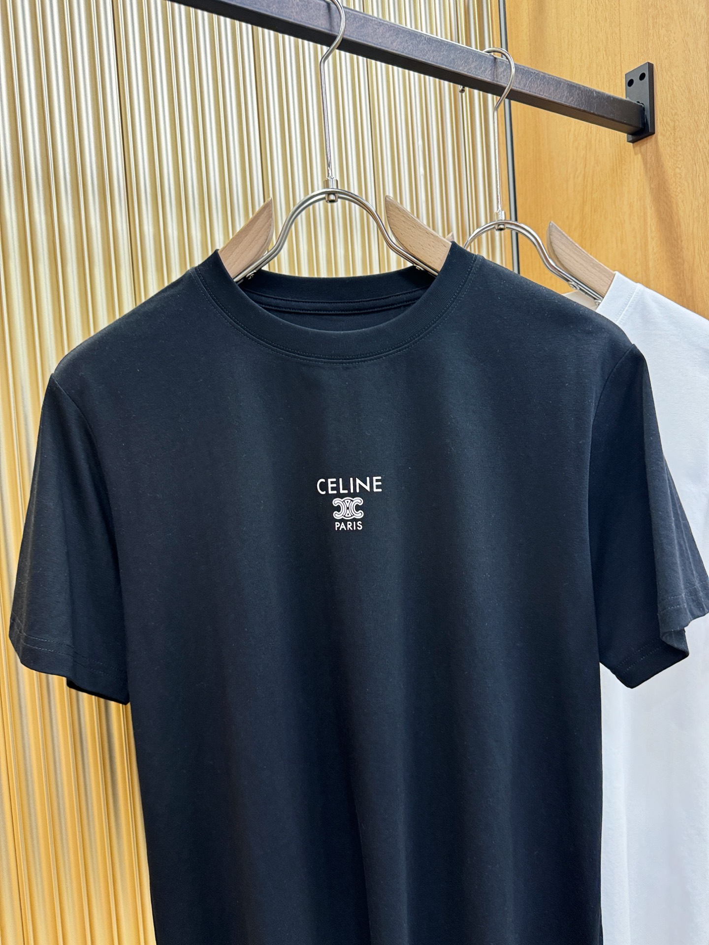 CELINE赛琳 2026新款短袖T恤！男女同款！走秀图案时尚休闲短袖T恤衫！设计logo设计！极具设计