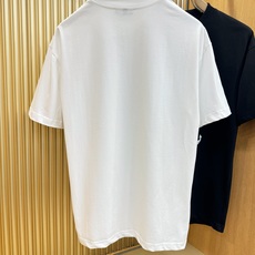 (最大可穿200斤) PRADA普拉达 2026新款短袖T恤!男女同款!走秀图案时尚休闲短袖T恤衫!设 (最大可穿200斤) PRADA普拉达 2026新款短袖T恤!男女同款!走秀图案时尚休闲短袖T恤衫!设