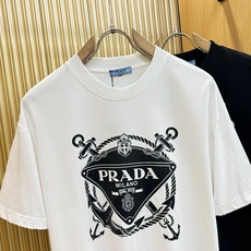 (最大可穿200斤) PRADA普拉达 2026新款短袖T恤!男女同款!走秀图案时尚休闲短袖T恤衫!设 (最大可穿200斤) PRADA普拉达 2026新款短袖T恤!男女同款!走秀图案时尚休闲短袖T恤衫!设
