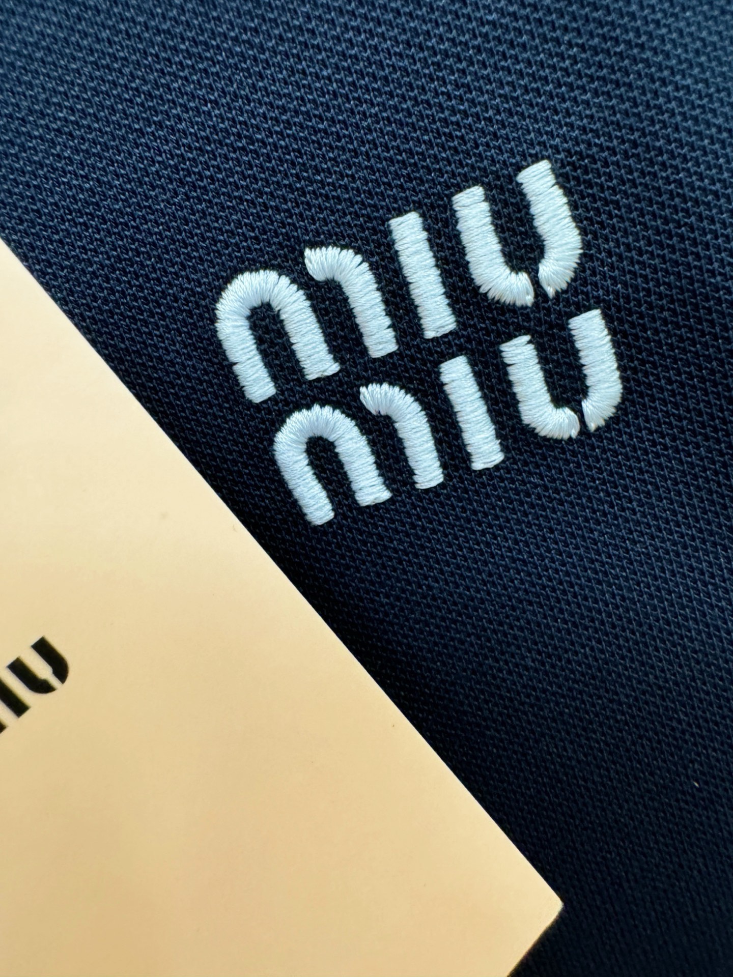 Miumiu 2026官方春夏新款 专柜同步上市 男士翻领短袖POLO衫，高端主线系列，进口珠地丝光棉面