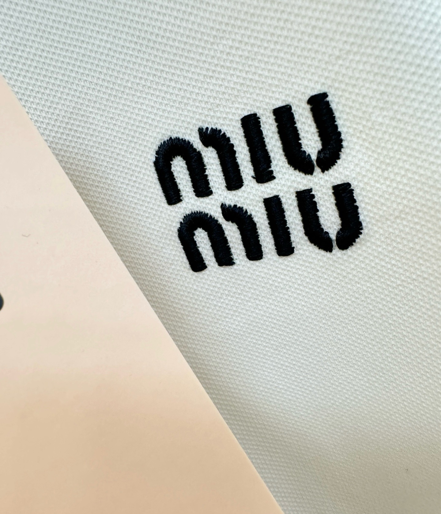 Miumiu 2026官方春夏新款 专柜同步上市 男士翻领短袖POLO衫，高端主线系列，进口珠地丝光棉面