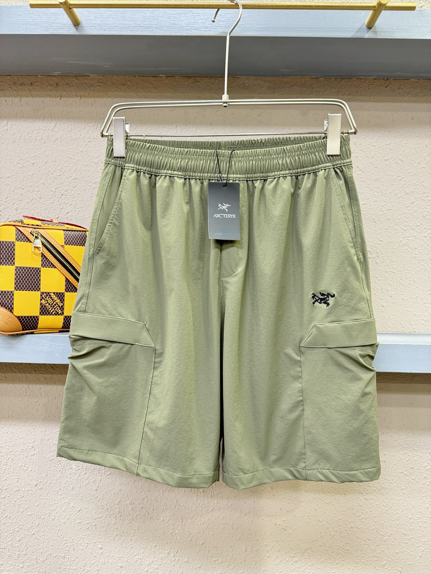 ARC‘TERYX/始祖鸟 爆款短裤2026ss新款男士休闲短裤，高端版本！专柜定制面料 透气舒适度高，