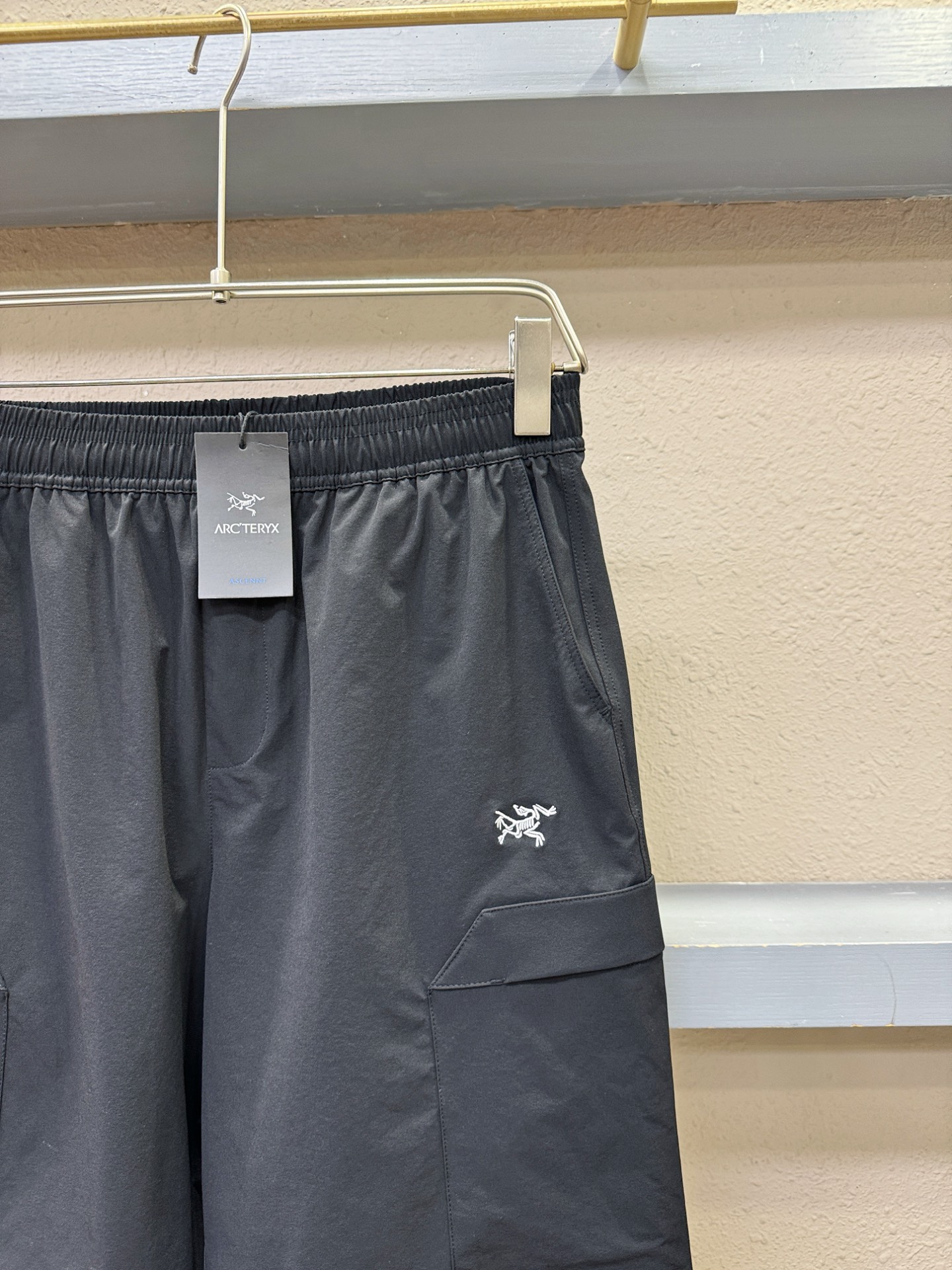 ARC‘TERYX/始祖鸟 爆款短裤2026ss新款男士休闲短裤，高端版本！专柜定制面料 透气舒适度高，