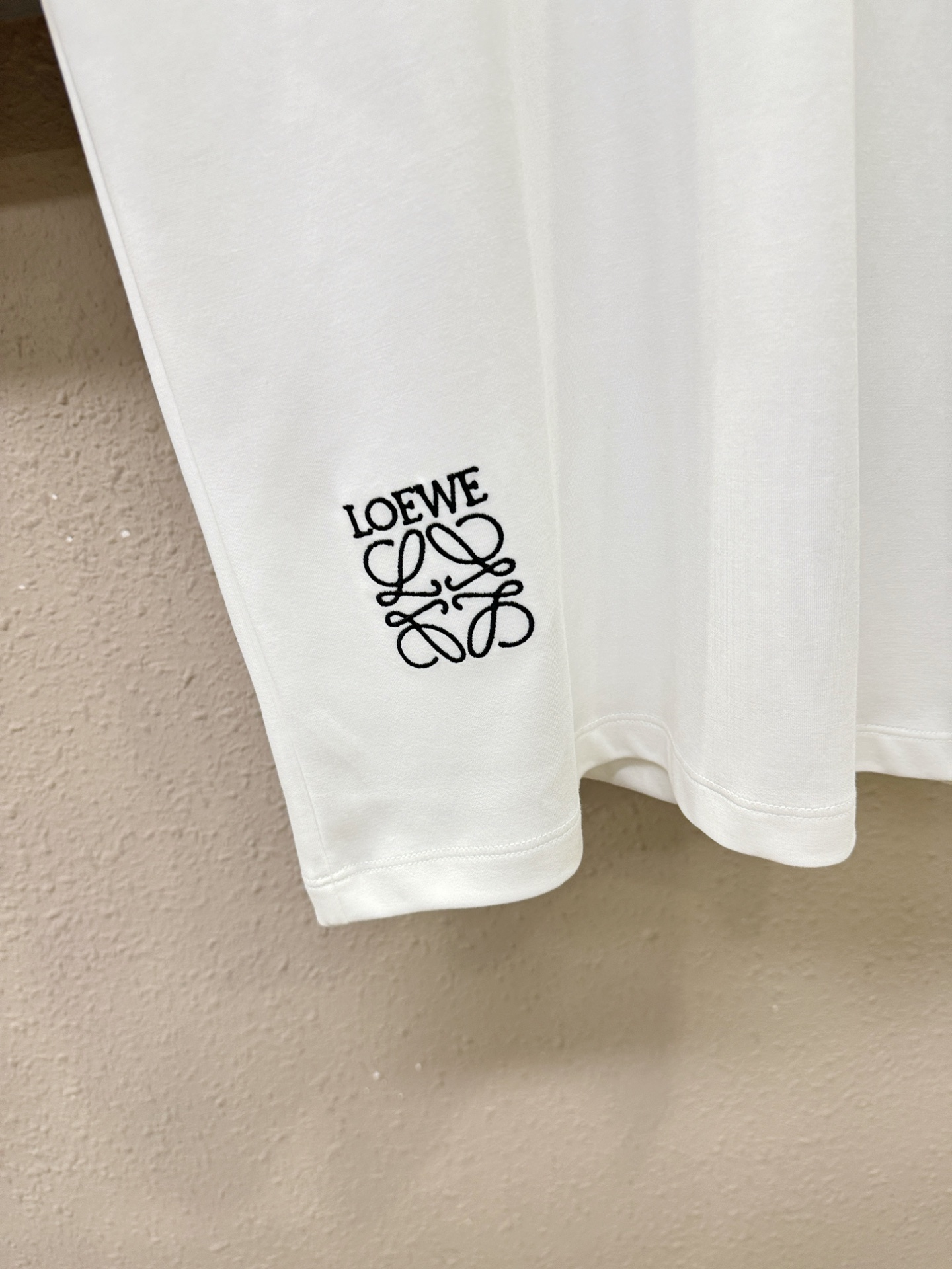 (最大可穿200斤) LOEWE罗意威 2026新款短袖T恤！男女同款！走秀图案时尚休闲短袖T恤衫！设计
