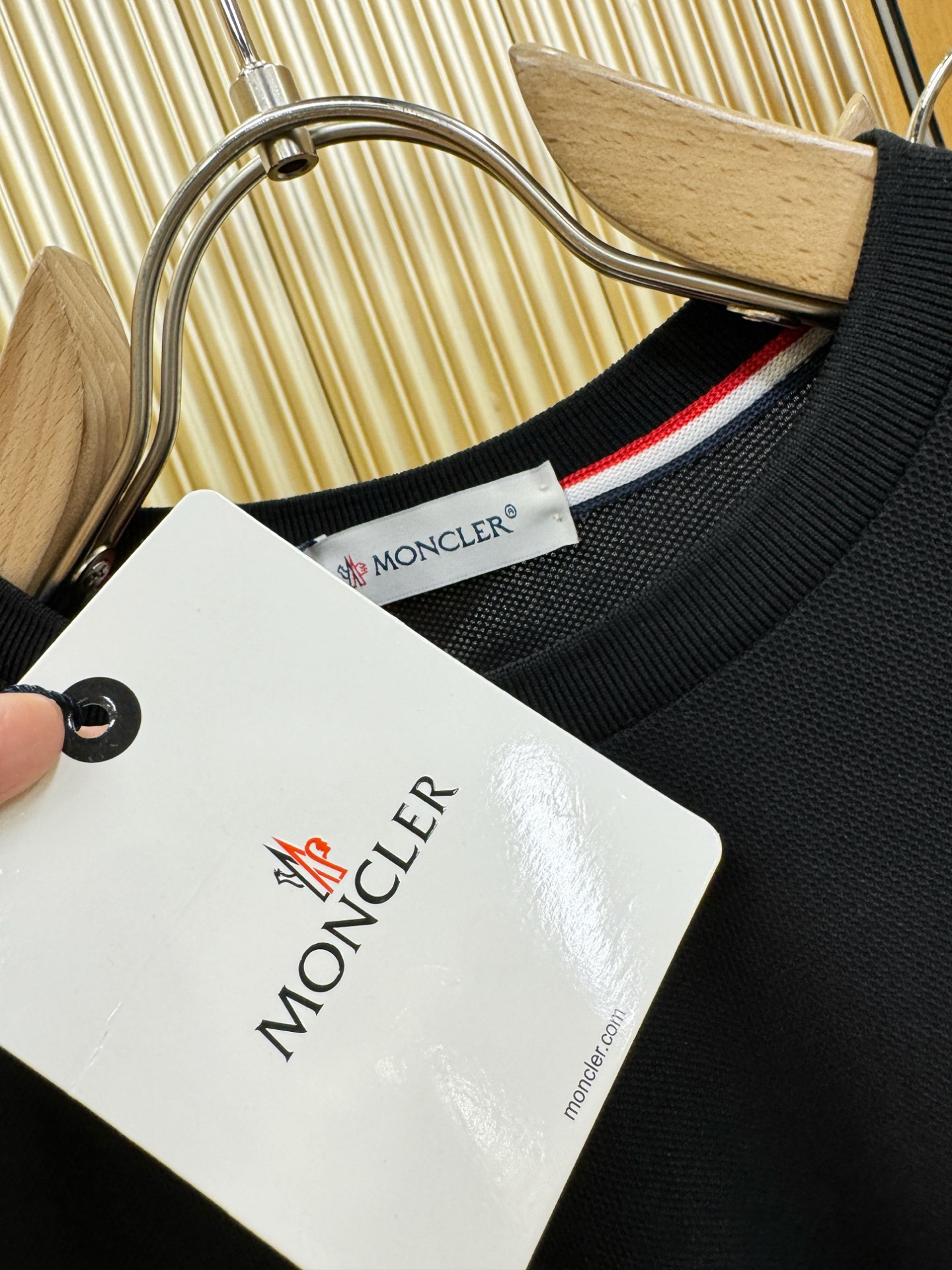 Moncler蒙口 顶级品质 2026新品短袖！精工设计，原版定制面料，手感柔软。顶级进口私货，时尚设计