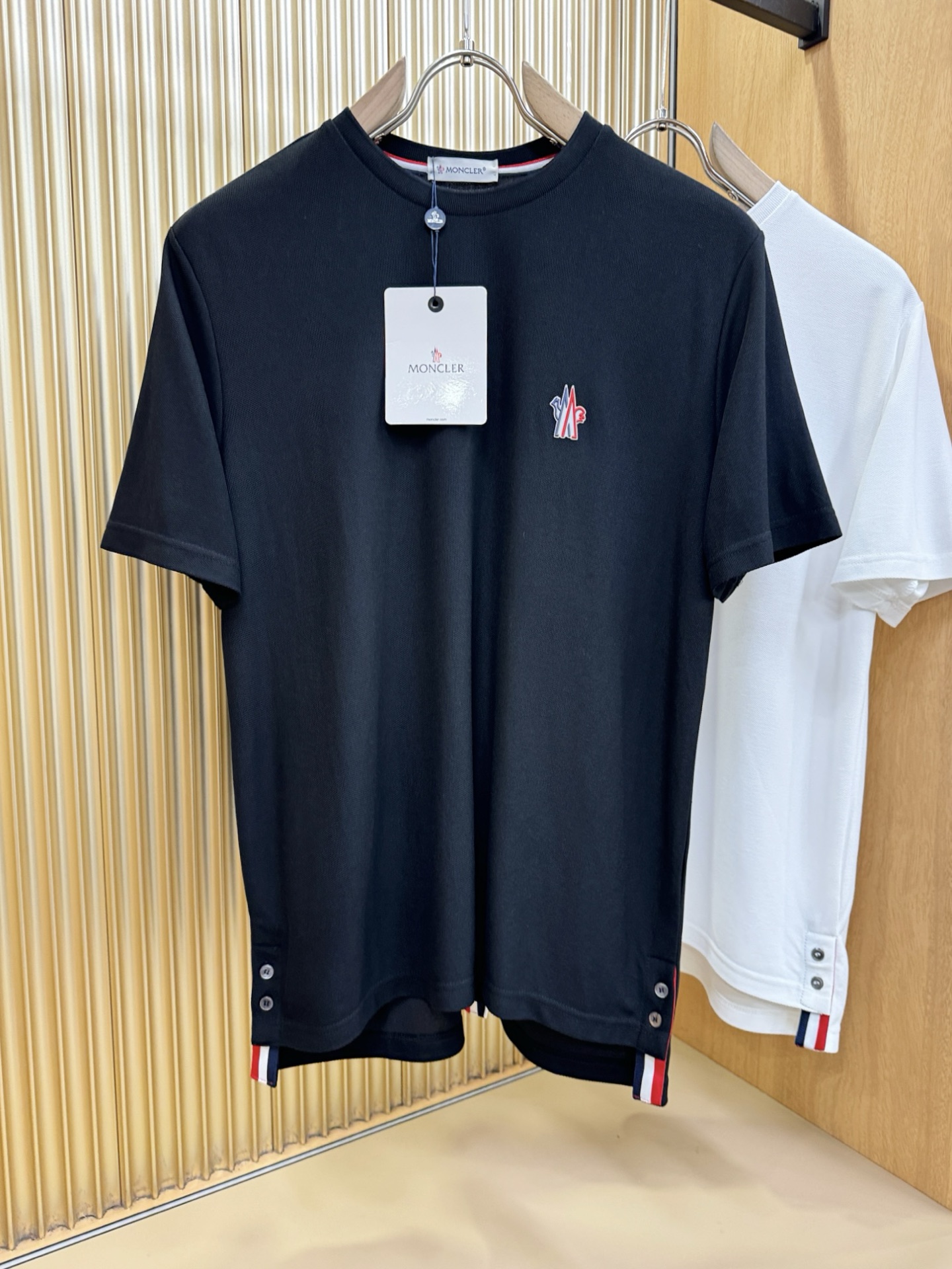 Moncler蒙口 顶级品质 2026新品短袖！精工设计，原版定制面料，手感柔软。顶级进口私货，时尚设计