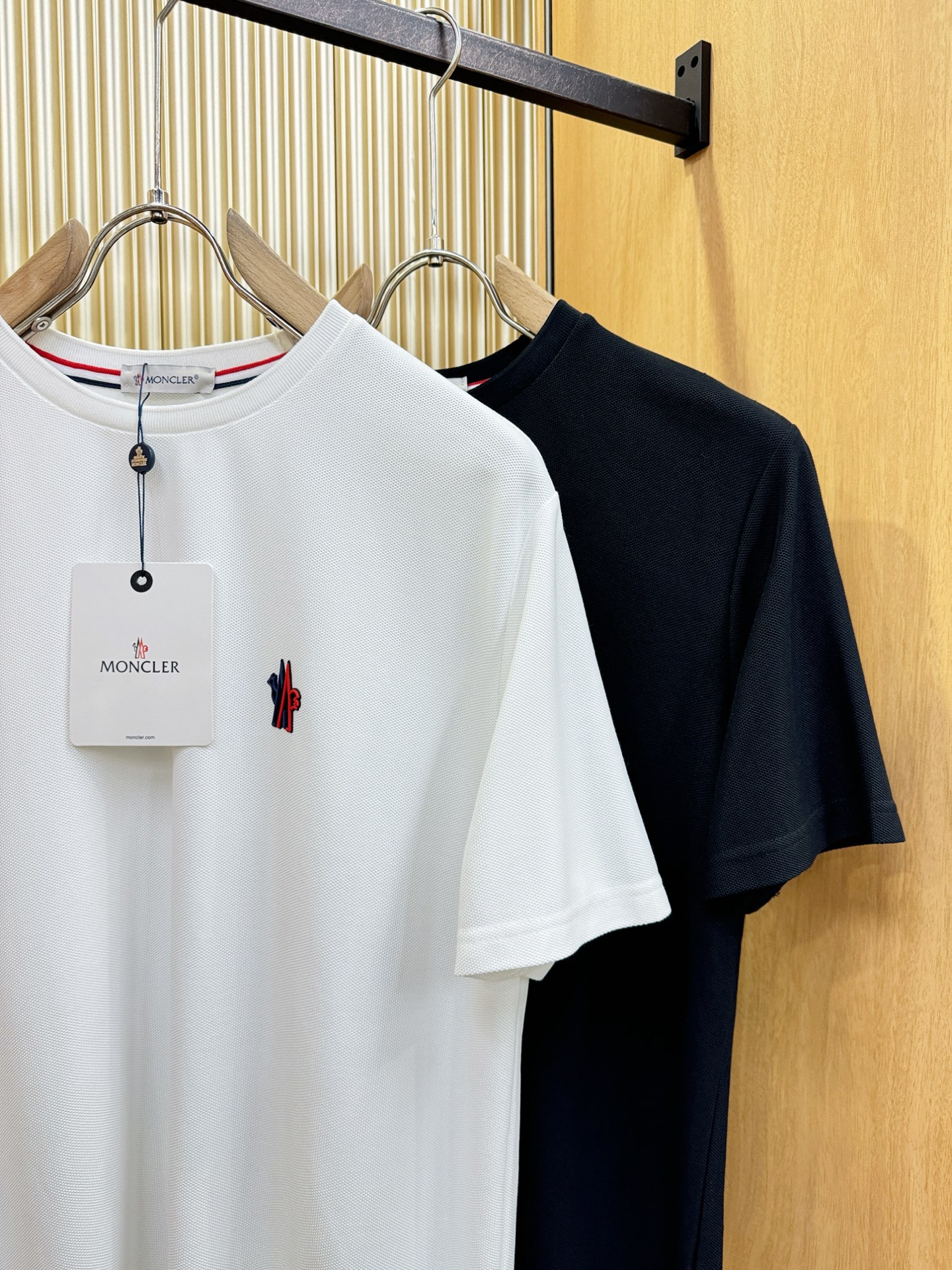 Moncler蒙口 顶级品质 2026新品短袖！精工设计，原版定制面料，手感柔软。顶级进口私货，时尚设计
