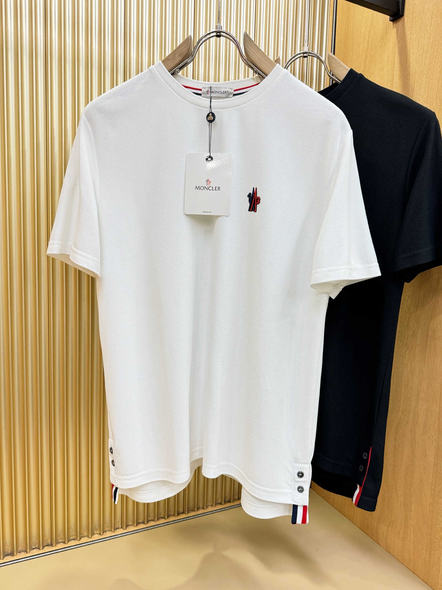 Moncler蒙口 顶级品质 2026新品短袖！精工设计，原版定制面料，手感柔软。顶级进口私货，时尚设计