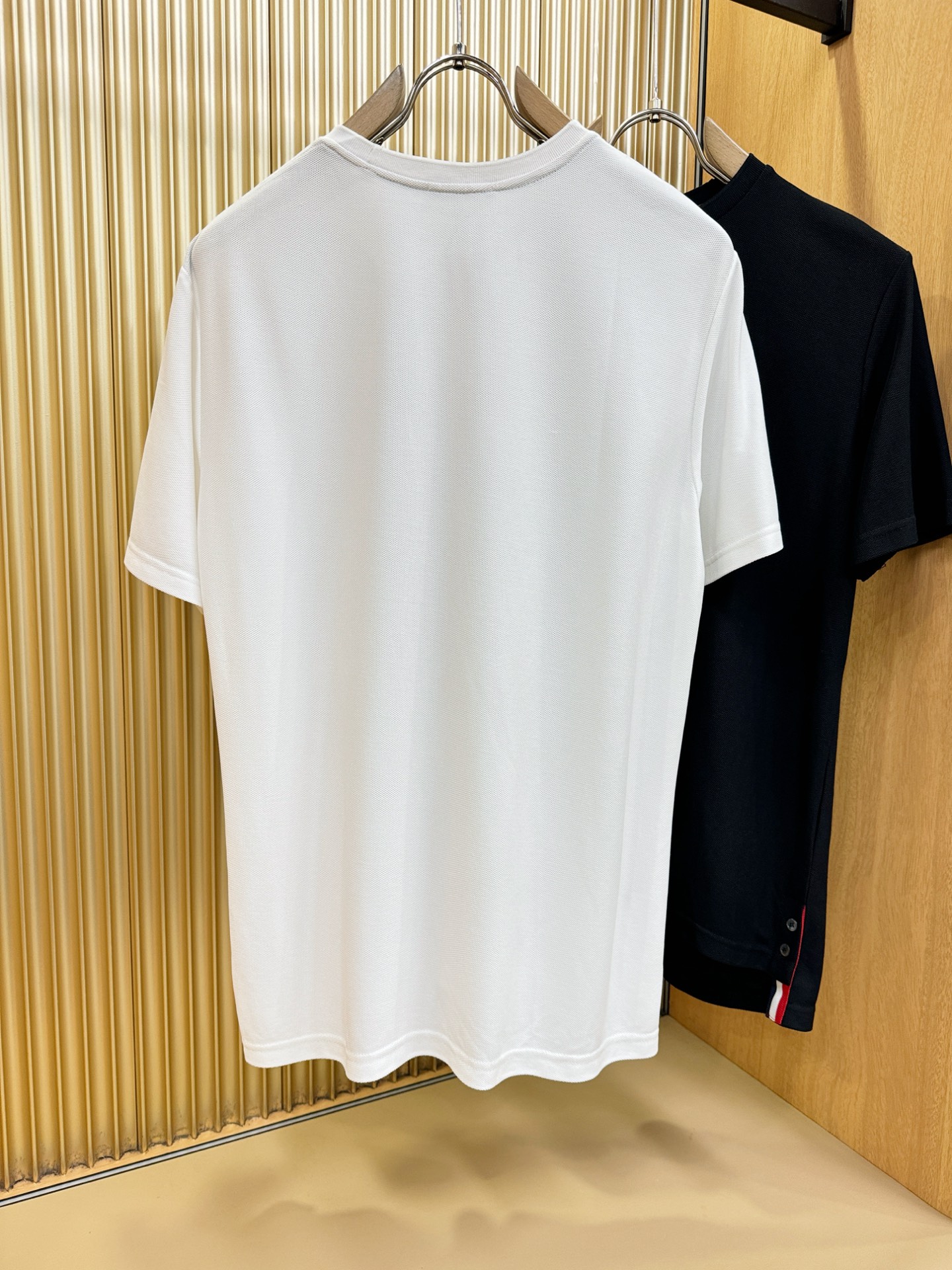Moncler蒙口 顶级品质 2026新品短袖！精工设计，原版定制面料，手感柔软。顶级进口私货，时尚设计