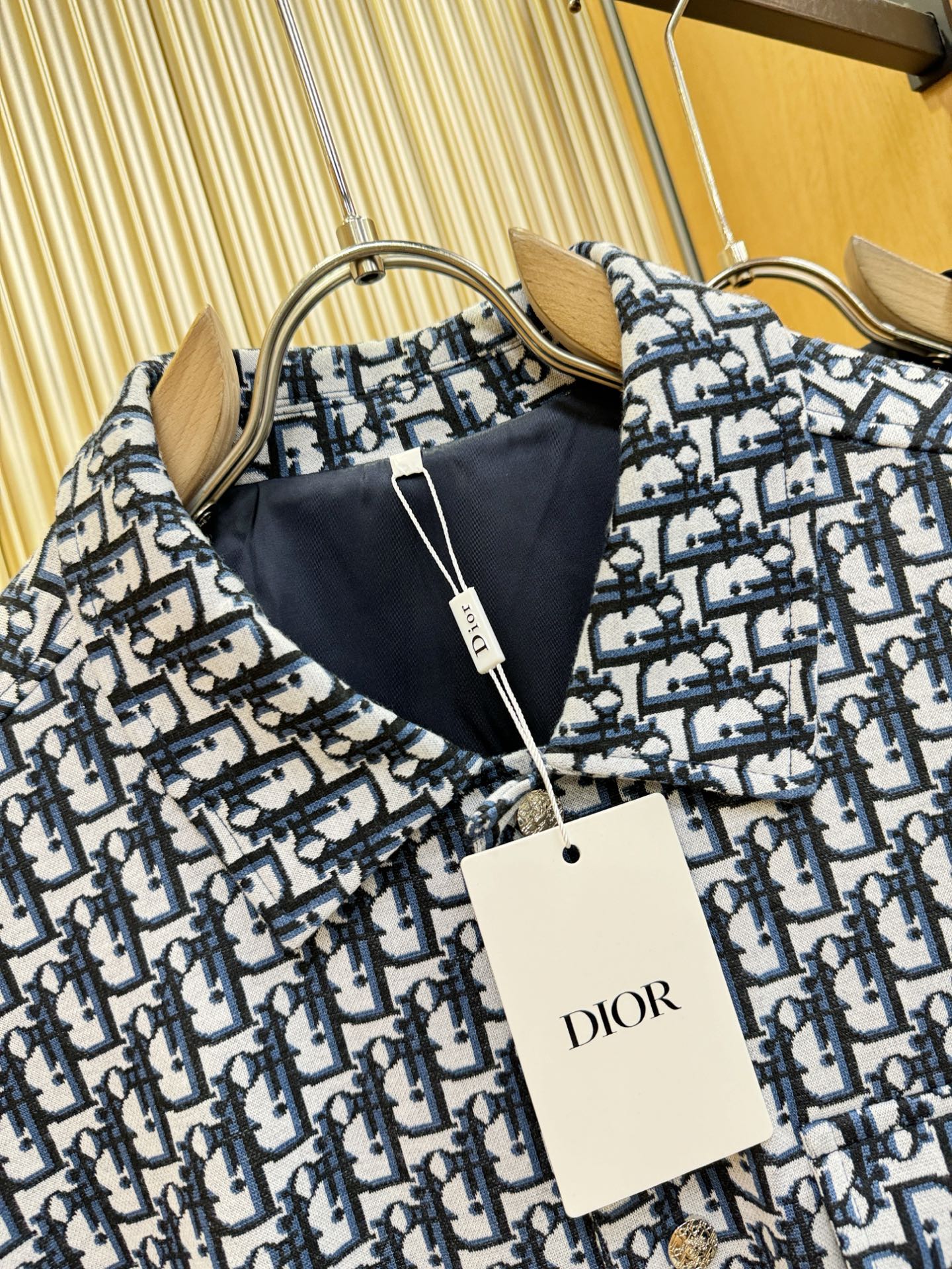Dior迪奥 2026新款夹克外套，原单狠货 意大利进口面料时尚夹克外套。欧洲专柜同步，上身更随意大方，