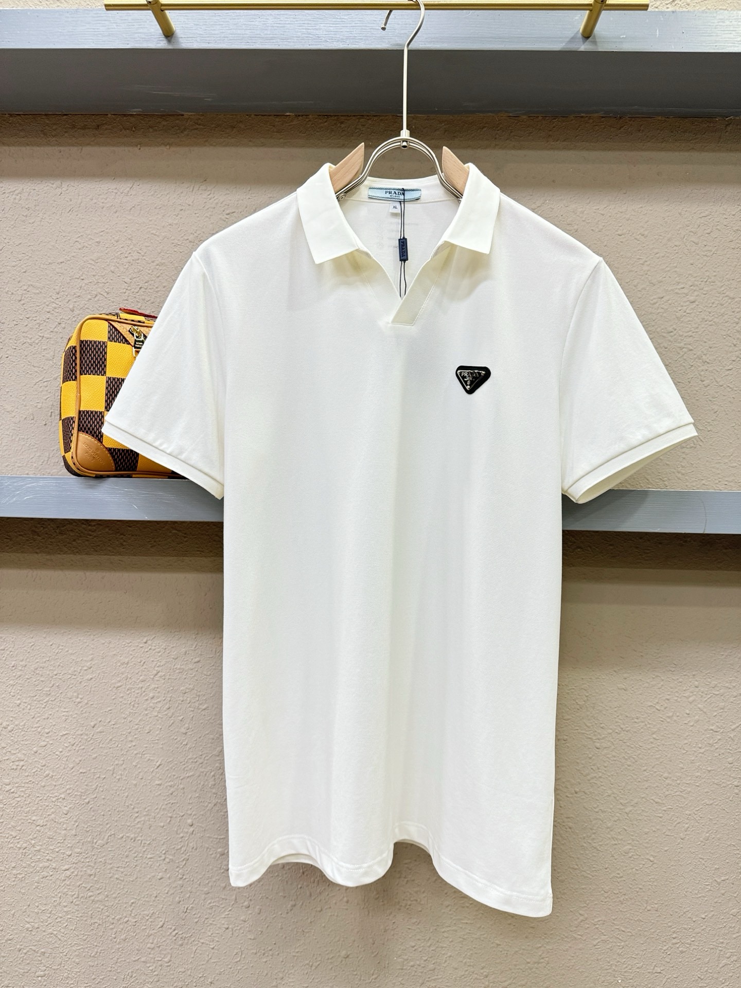 PRADA 普拉达 2026官方春夏新款 专柜同步上市 男士翻领短袖POLO衫，高端主线系列，进口珠地丝光棉面料，质感一