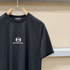 Balenciaga巴黎世家 2026新款短袖T恤!男女同款!走秀图案时尚休闲短袖T恤衫!设计logo设 Balenciaga巴黎世家 2026新款短袖T恤!男女同款!走秀图案时尚休闲短袖T恤衫!设计logo设
