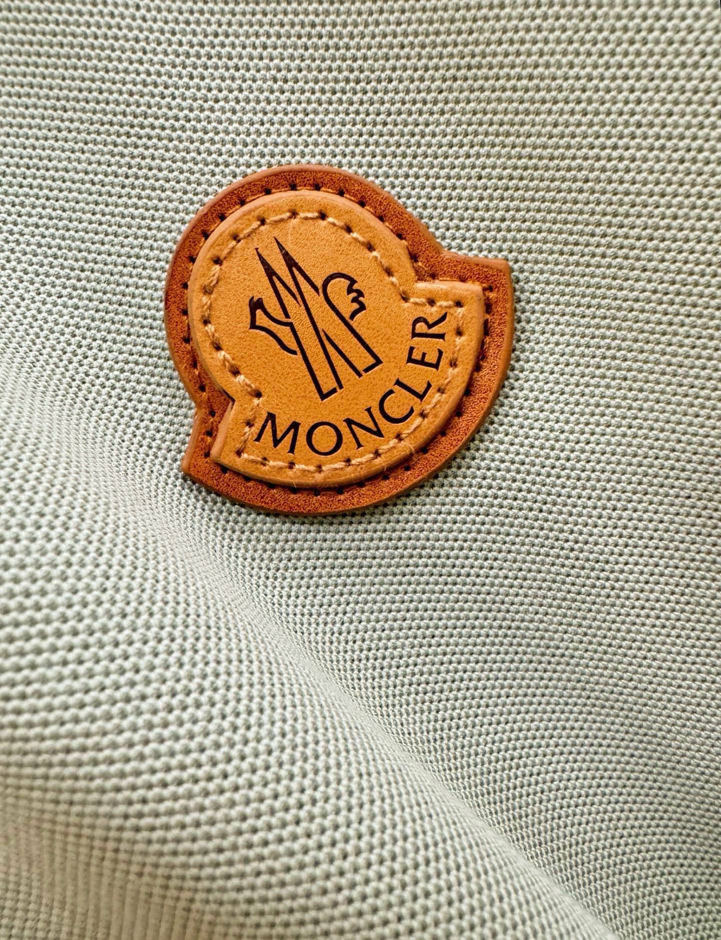 Moncler蒙口 2026春夏新款首发专柜最新款翻领短袖，高端订制 设计前卫时尚！品牌logo重工艺设