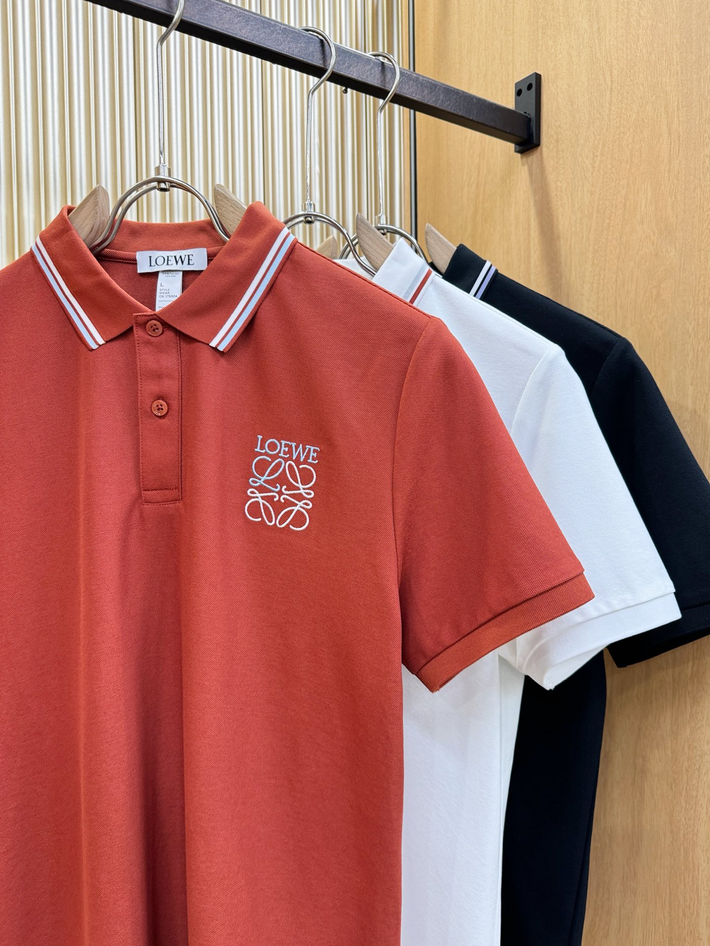 LOEWE罗意威 2026官方春夏新款 专柜同步上市 男士翻领短袖POLO衫，高端主线系列，进口珠地丝光