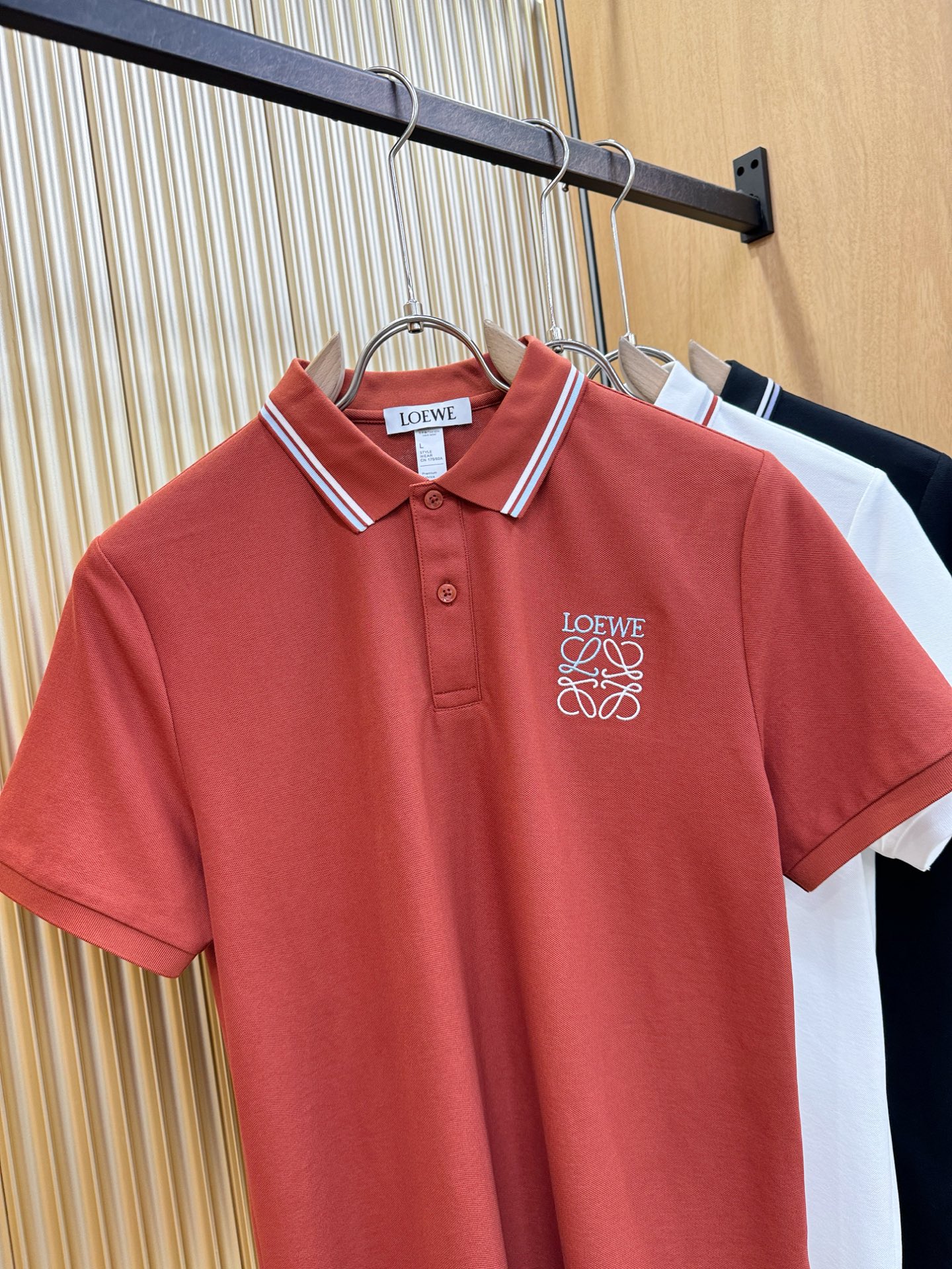 LOEWE罗意威 2026官方春夏新款 专柜同步上市 男士翻领短袖POLO衫，高端主线系列，进口珠地丝光