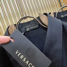 高定款(真丝面料升级 ) Versace 范思哲 最大可穿190斤,新款真丝衬衫,男女同款,定制真丝 高定款(真丝面料升级 ) Versace 范思哲 最大可穿190斤,新款真丝衬衫,男女同款,定制真丝