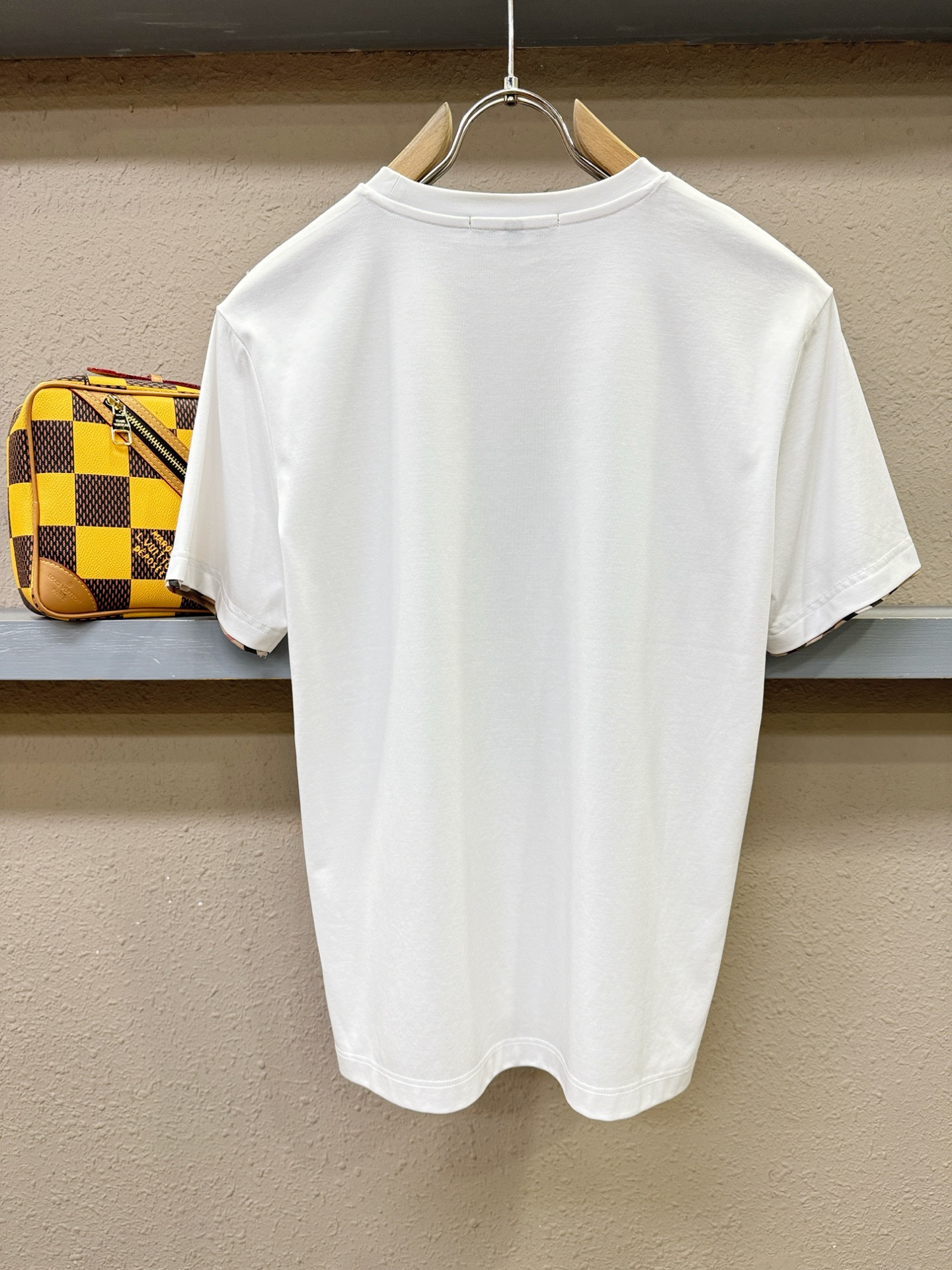 BURBERRY巴宝莉 顶级品质 2026新品短袖！原版定制面料，手感柔软。顶级进口私货，时尚设计潮流短