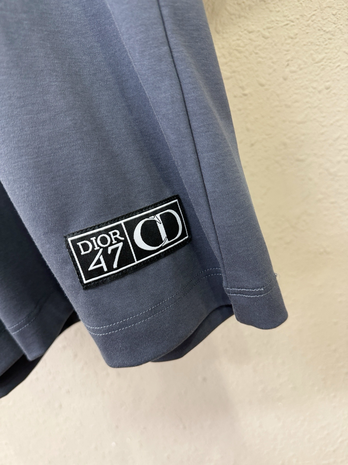 Dior迪奥 顶级品质 2026款新品短袖！精选顶级原版面料，手感柔软。顶级进口私货，时尚设计潮流短袖，