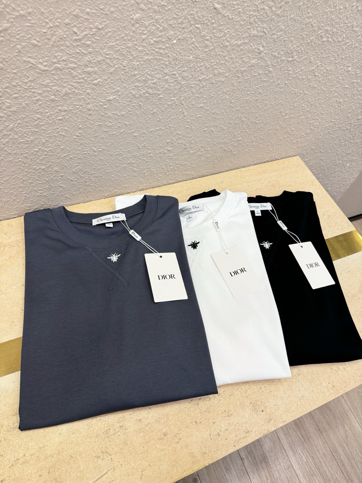 Dior迪奥 顶级品质 2026款新品短袖！精选顶级原版面料，手感柔软。顶级进口私货，时尚设计潮流短袖，