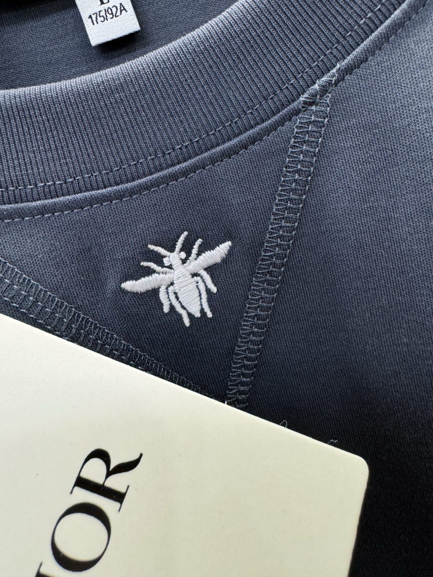 Dior迪奥 顶级品质 2026款新品短袖！精选顶级原版面料，手感柔软。顶级进口私货，时尚设计潮流短袖，
