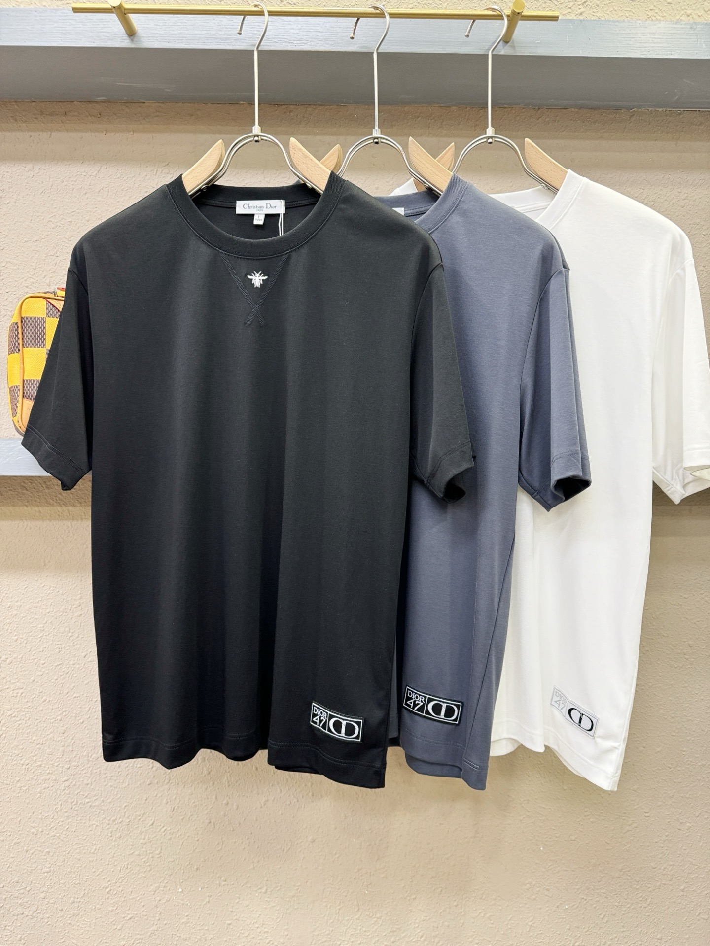Dior迪奥 顶级品质 2026款新品短袖！精选顶级原版面料，手感柔软。顶级进口私货，时尚设计潮流短袖，