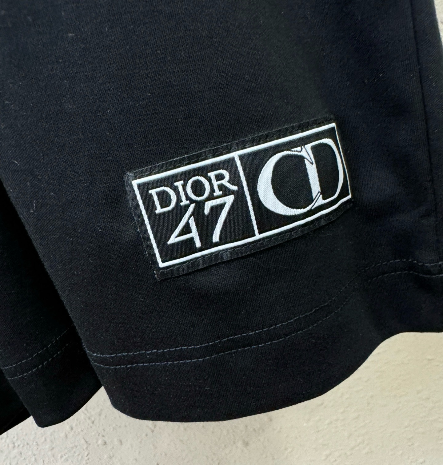 Dior迪奥 顶级品质 2026款新品短袖！精选顶级原版面料，手感柔软。顶级进口私货，时尚设计潮流短袖，
