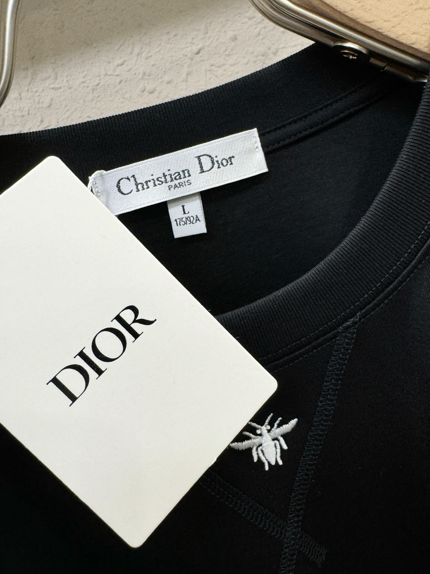 Dior迪奥 顶级品质 2026款新品短袖！精选顶级原版面料，手感柔软。顶级进口私货，时尚设计潮流短袖，