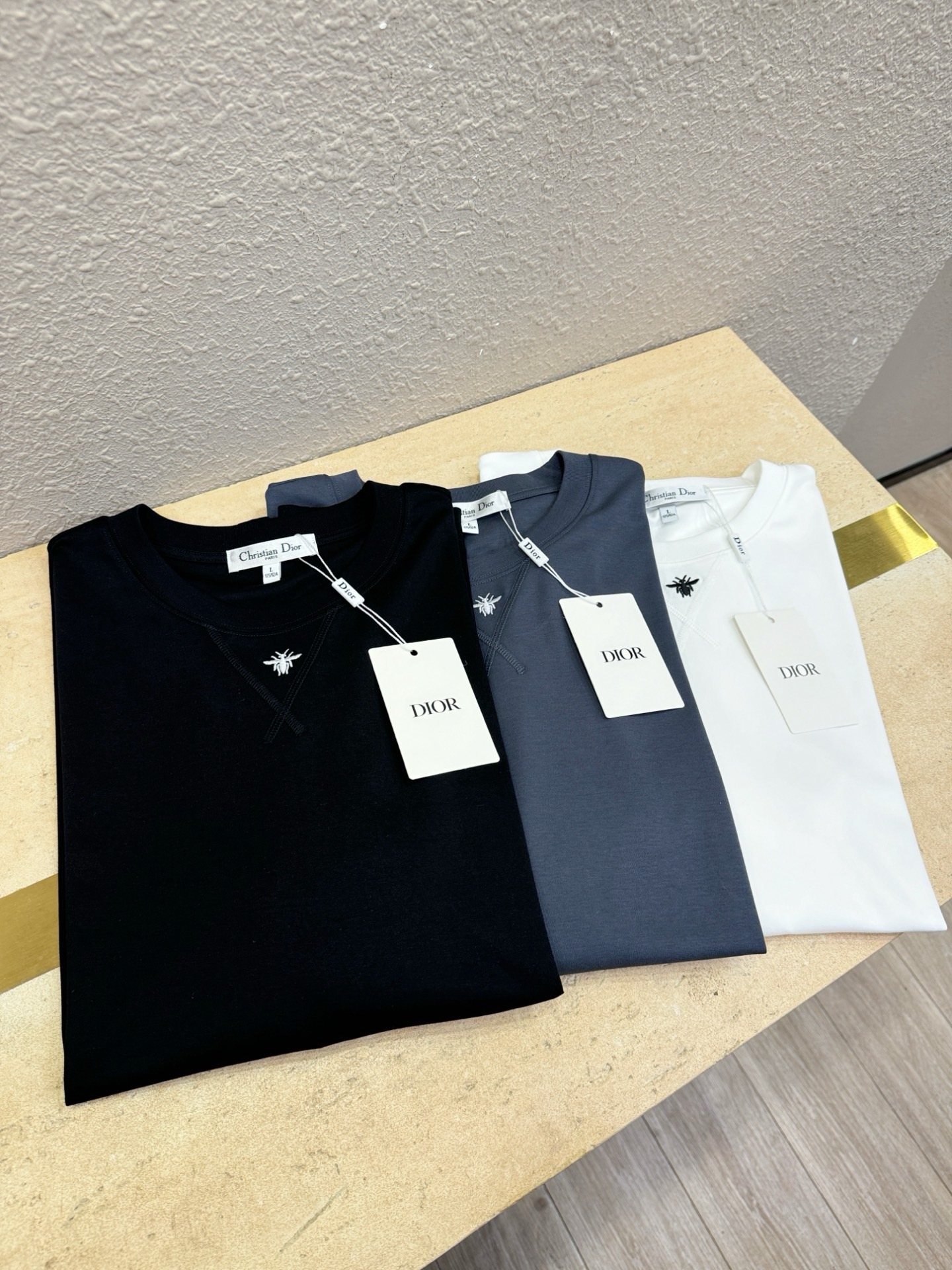 Dior迪奥 顶级品质 2026款新品短袖！精选顶级原版面料，手感柔软。顶级进口私货，时尚设计潮流短袖，