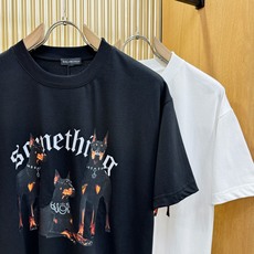 (最大可穿200斤) Balenciaga巴黎世家 2026新款短袖T恤!男女同款!走秀图案时尚休闲短袖 (最大可穿200斤) Balenciaga巴黎世家 2026新款短袖T恤!男女同款!走秀图案时尚休闲短袖
