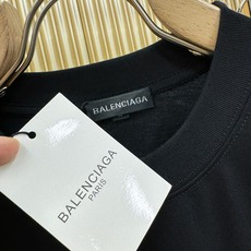 (最大可穿200斤) Balenciaga巴黎世家 2026新款短袖T恤!男女同款!走秀图案时尚休闲短袖 (最大可穿200斤) Balenciaga巴黎世家 2026新款短袖T恤!男女同款!走秀图案时尚休闲短袖