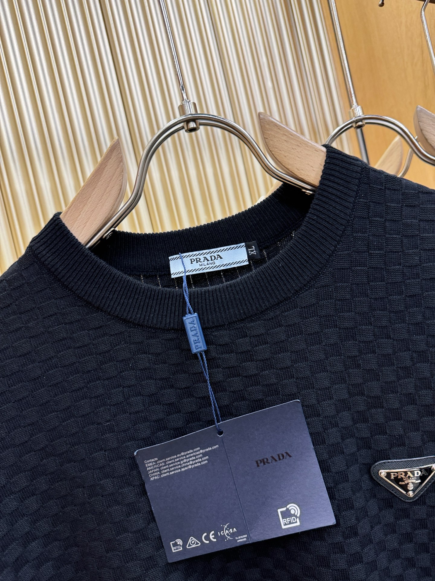 PRADA 普拉达 2026春夏新品针织短袖，进口针织面料，手感柔软。顶级进口私货，时尚设计潮流短袖针织
