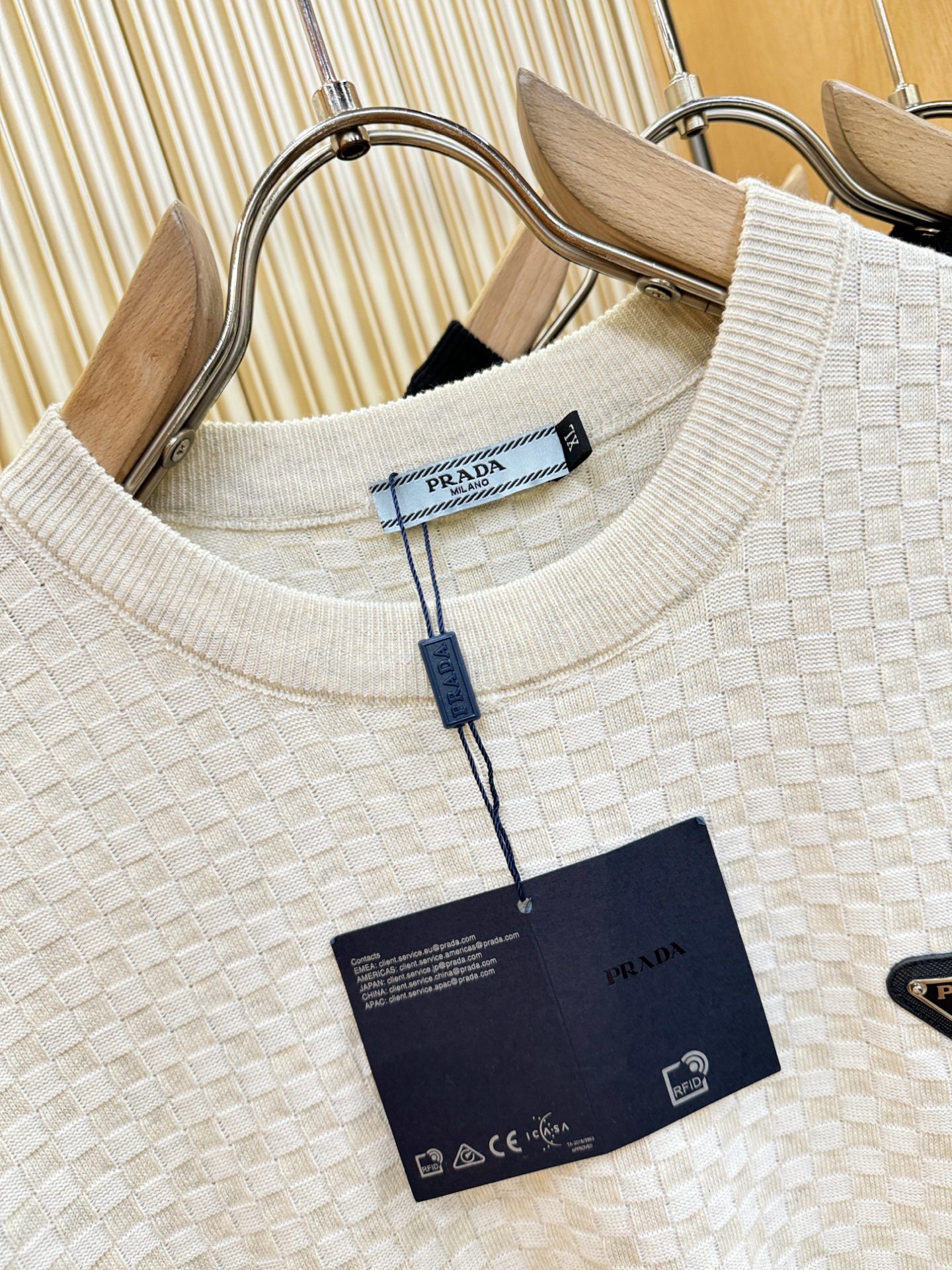PRADA 普拉达 2026春夏新品针织短袖，进口针织面料，手感柔软。顶级进口私货，时尚设计潮流短袖针织