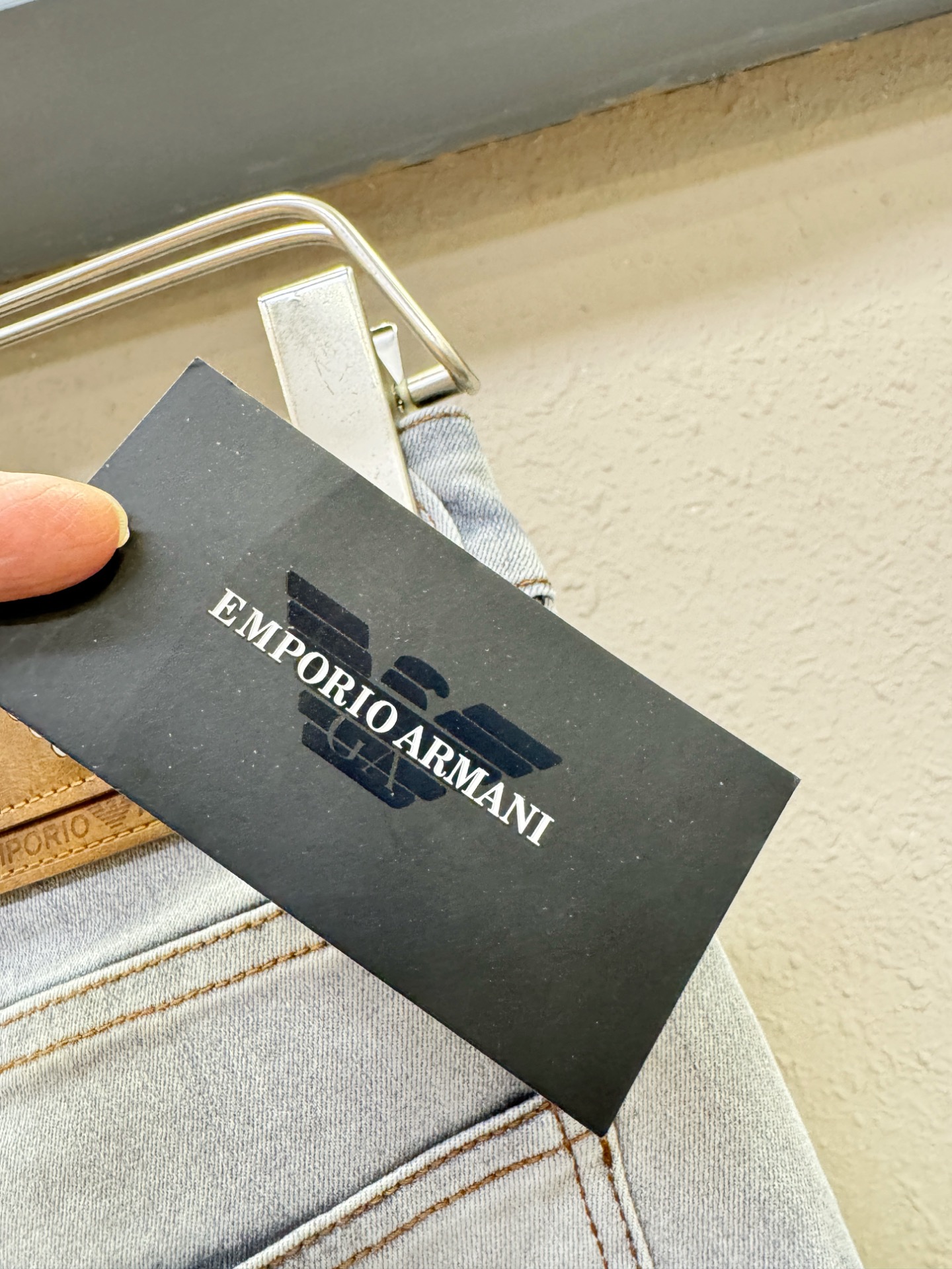 Armani 阿玛尼  专柜新品，原版牛仔裤 原版重工打造，品牌经典LOGO设计，三标齐全！原版五金辅料