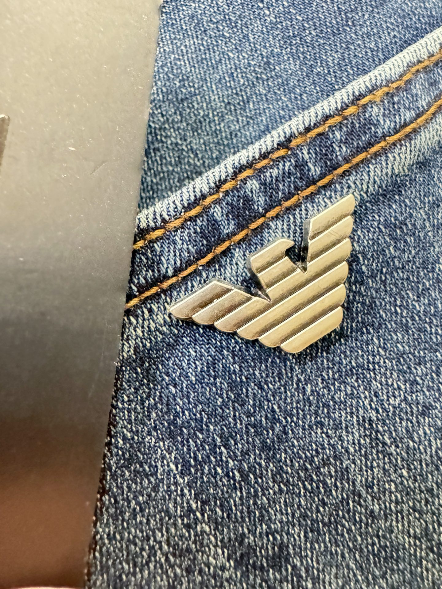 Armani 阿玛尼  专柜新品，原版牛仔裤 原版重工打造，品牌经典LOGO设计，三标齐全！原版五金辅料