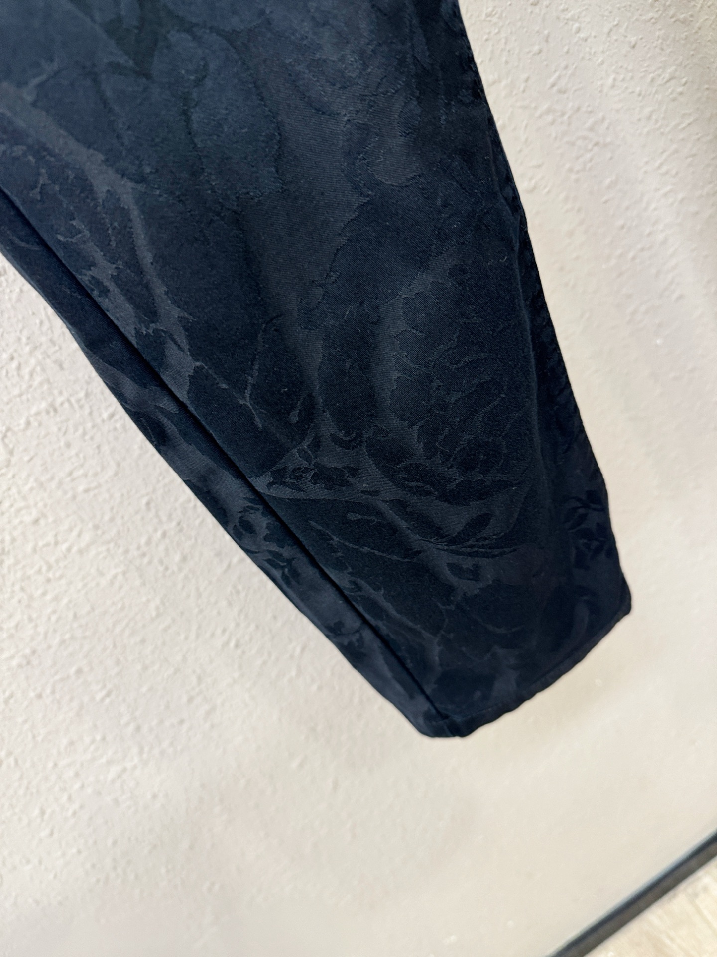 Versace 范思哲 专柜新品，原版牛仔裤 原版重工打造，品牌经典LOGO设计，三标齐全！原版五金辅料