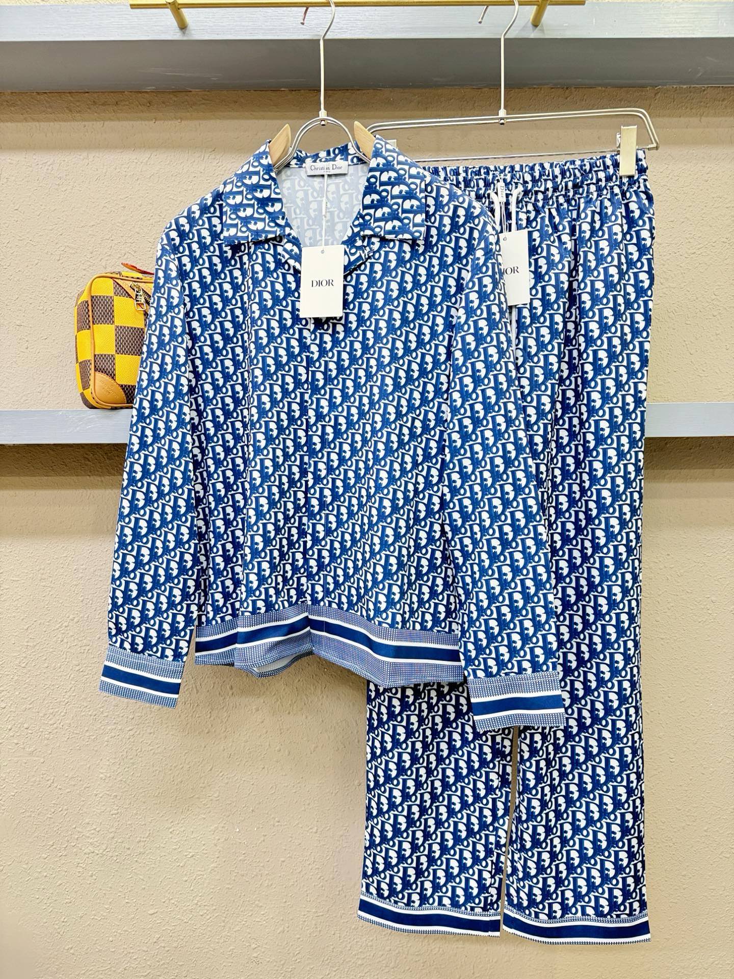 高定款(真丝面料升级 )最大可穿250斤 Dior迪奥 新款真丝套装，男女同款家居服套装，定制真丝面料，