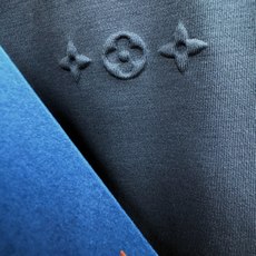 (最大可穿240斤) LV路易威登 2026春夏新款短袖T恤!走秀图案时尚休闲短袖T恤衫!设计logo设 (最大可穿240斤) LV路易威登 2026春夏新款短袖T恤!走秀图案时尚休闲短袖T恤衫!设计logo设
