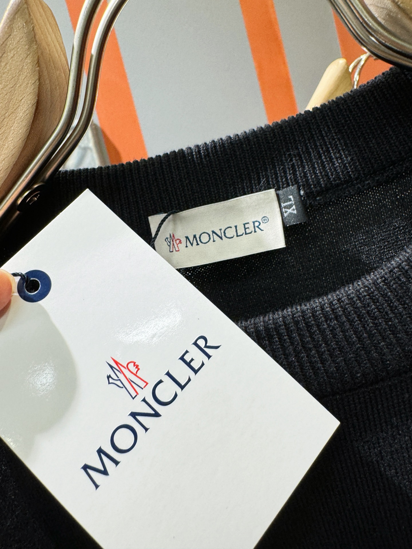 Moncler蒙口   2026春夏新品针织短袖，进口针织面料，手感柔软。顶级进口私货，时尚设计潮流短袖