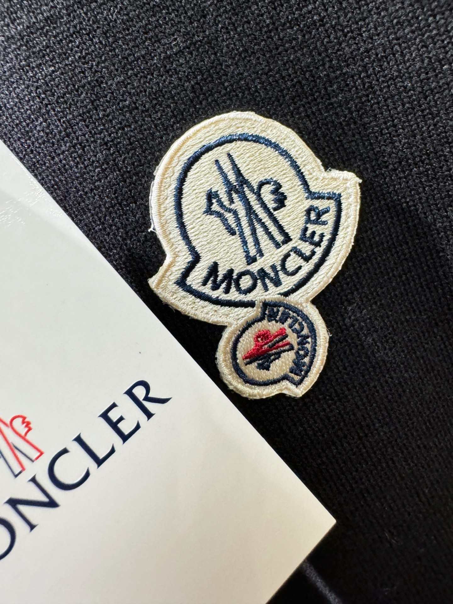 Moncler蒙口   2026春夏新品针织短袖，进口针织面料，手感柔软。顶级进口私货，时尚设计潮流短袖