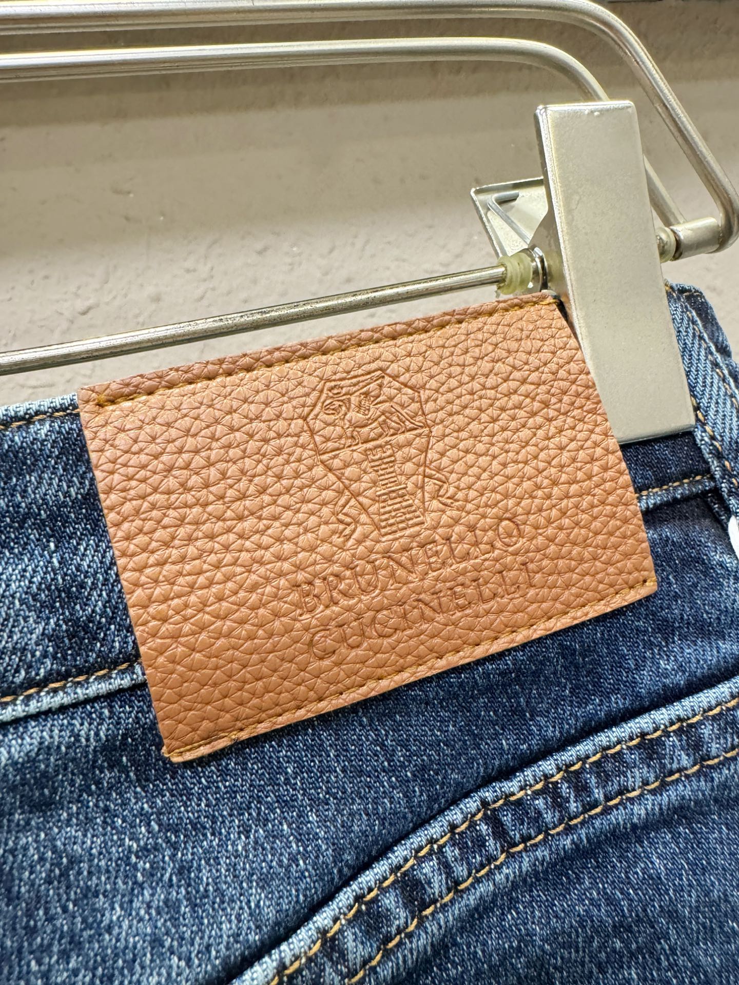 BC布鲁提 专柜新品，原版牛仔裤 原版重工打造，品牌经典LOGO设计，三标齐全！原版五金辅料。专柜定制牛