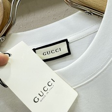 (最大可穿200斤) Gucci古奇 2026新款短袖T恤!男女同款!走秀图案时尚休闲短袖T恤衫!设计l (最大可穿200斤) Gucci古奇 2026新款短袖T恤!男女同款!走秀图案时尚休闲短袖T恤衫!设计l