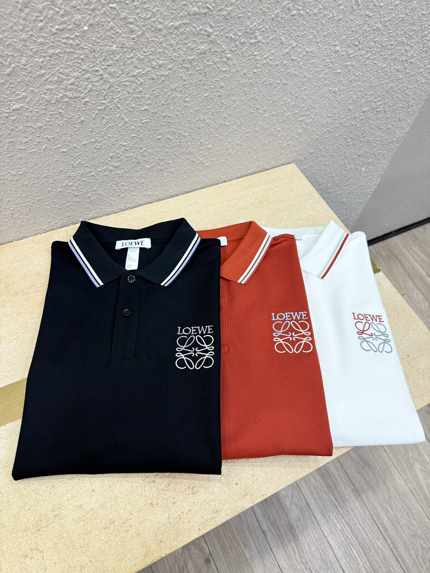LOEWE罗意威 2026官方春夏新款 专柜同步上市 男士翻领短袖POLO衫，高端主线系列，进口珠地丝光