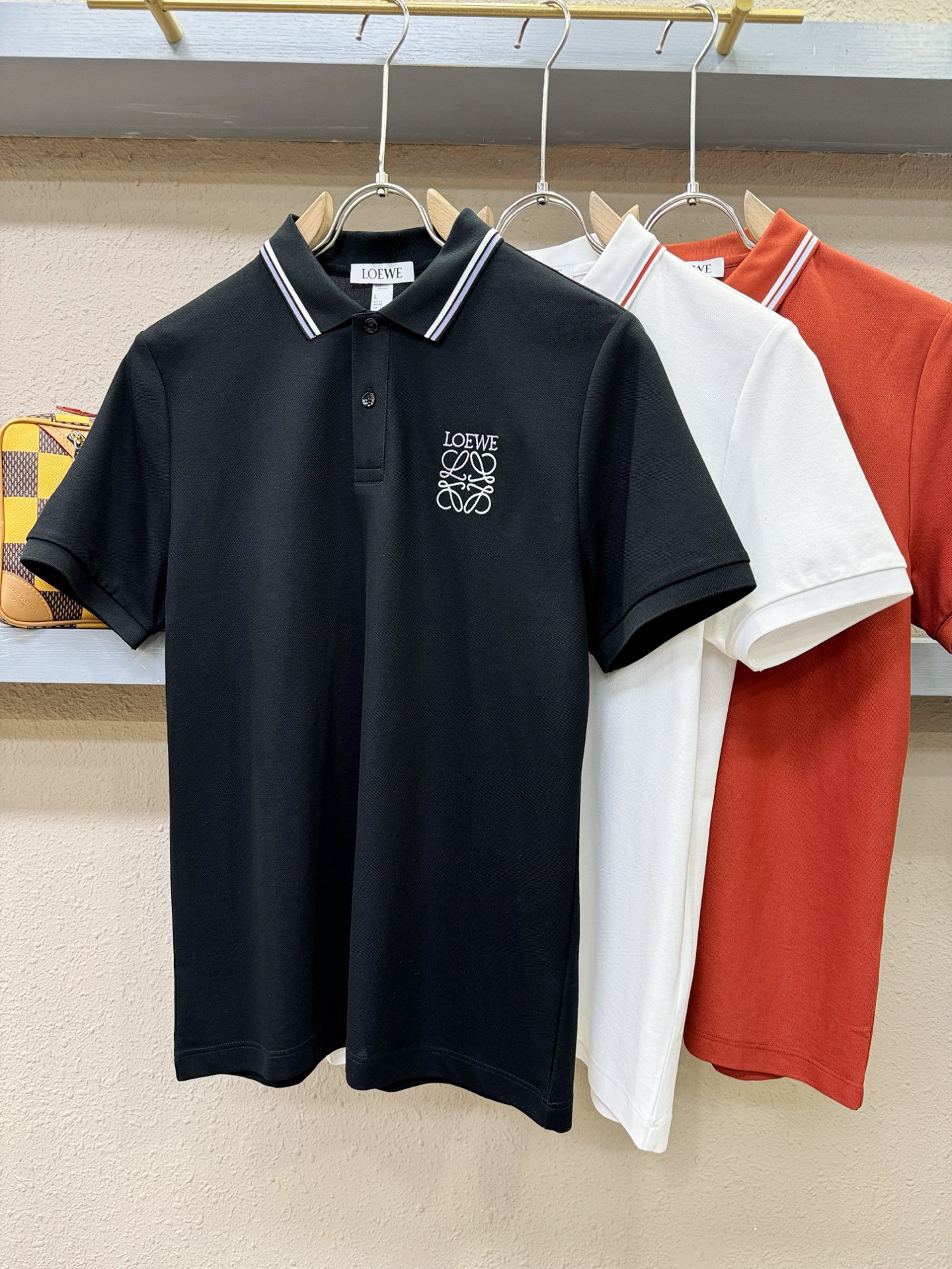 LOEWE罗意威 2026官方春夏新款 专柜同步上市 男士翻领短袖POLO衫，高端主线系列，进口珠地丝光