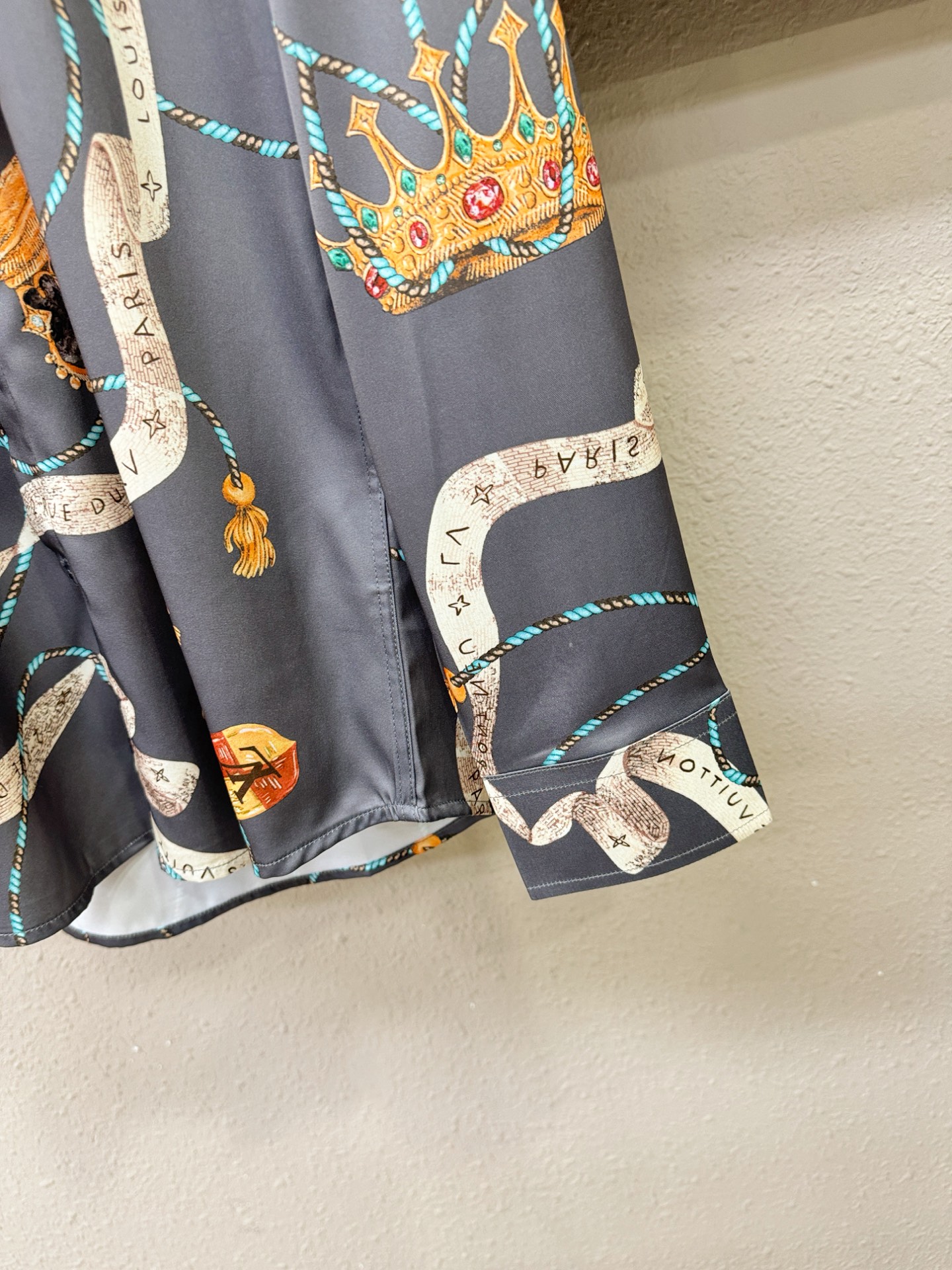 高定款(真丝面料升级 ) LV路易威登 最大可穿190斤，新款真丝衬衫，男女同款，定制真丝面料，不抽丝！