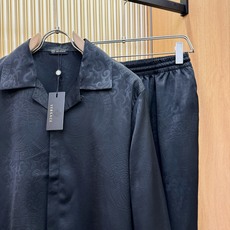 高定款(真丝面料升级 )最大可穿250斤 Versace 范思哲新款真丝套装,男女同款家居服套装,定制真 高定款(真丝面料升级 )最大可穿250斤 Versace 范思哲新款真丝套装,男女同款家居服套装,定制真