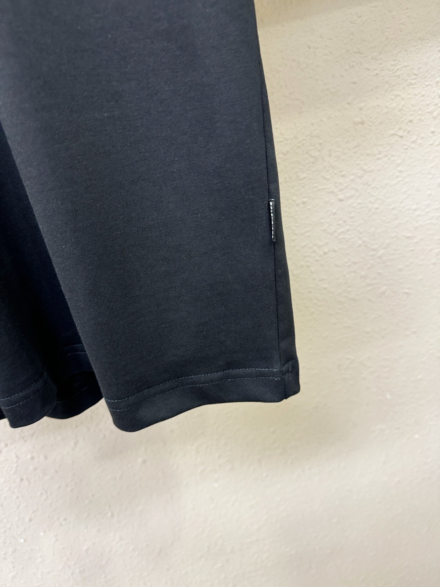 Balenciaga巴黎世家 2026新款短袖T恤！男女同款！走秀图案时尚休闲短袖T恤衫！设计logo设计！极具设计精选