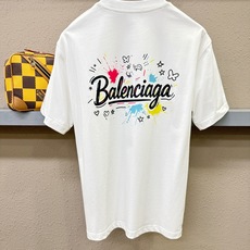 Balenciaga巴黎世家 2026新款短袖T恤!男女同款!走秀图案时尚休闲短袖T恤衫!设计logo设计!极具设计精选 Balenciaga巴黎世家 2026新款短袖T恤!男女同款!走秀图案时尚休闲短袖T恤衫!设计logo设计!极具设计精选