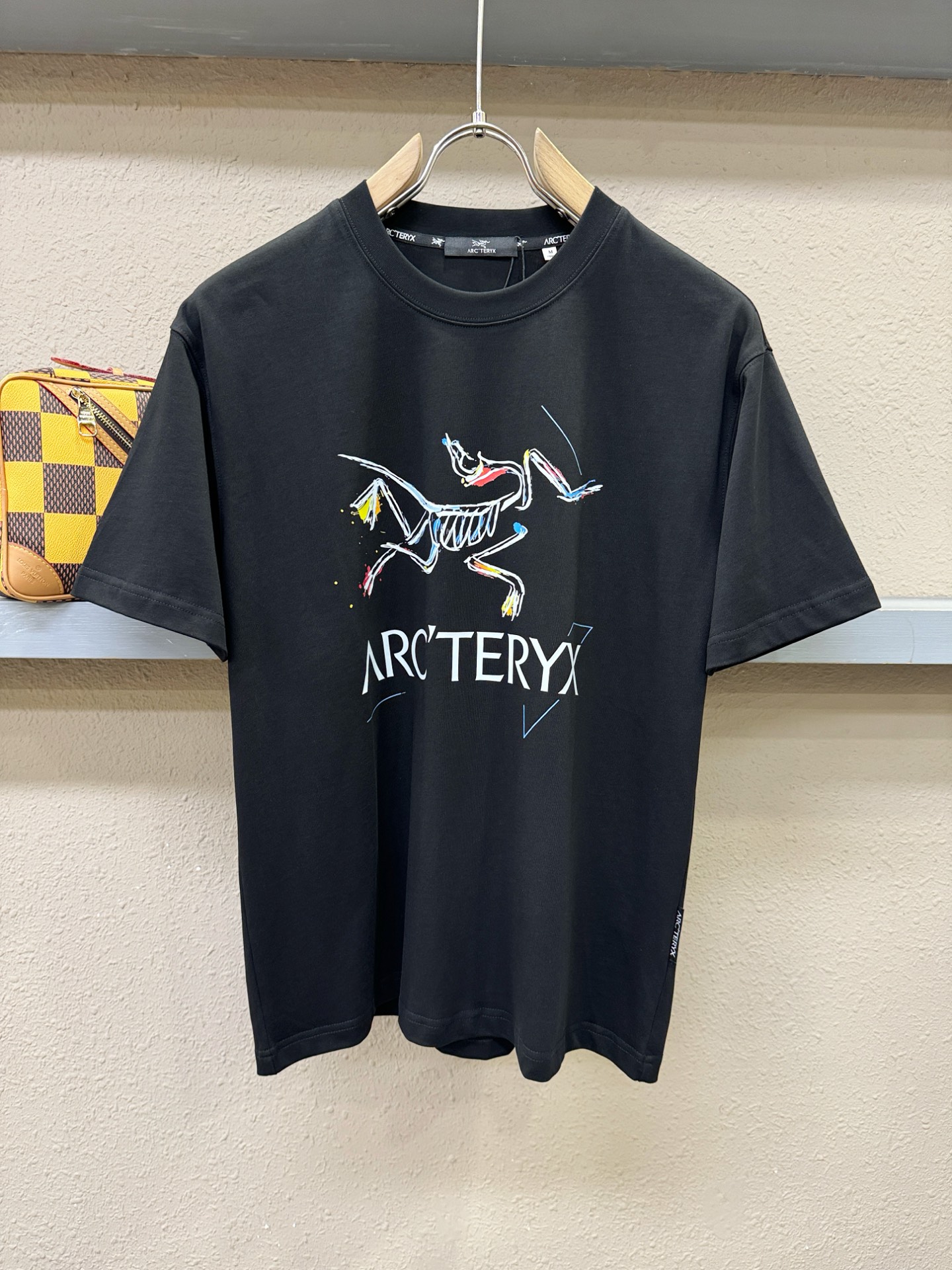 ARC‘TERYX/始祖鸟 2026新款短袖T恤！男女同款！走秀图案时尚休闲短袖T恤衫！设计logo设计！极具设计精选客