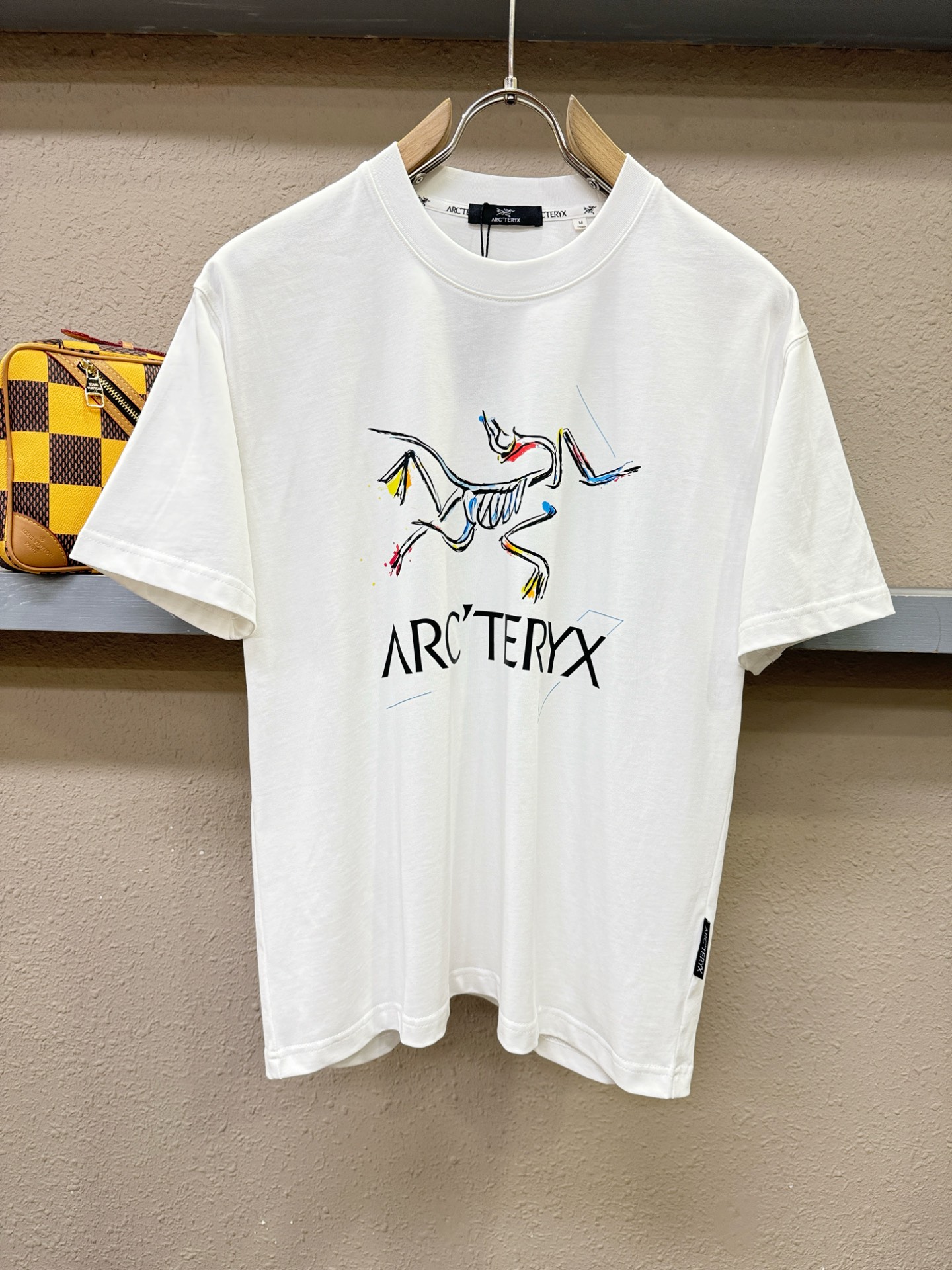 ARC‘TERYX/始祖鸟 2026新款短袖T恤！男女同款！走秀图案时尚休闲短袖T恤衫！设计logo设计！极具设计精选客