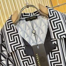 高定款(真丝面料升级 ) Versace 范思哲 最大可穿250斤,新款真丝套装,男女同款家居服套装,定制真丝面料,不抽 高定款(真丝面料升级 ) Versace 范思哲 最大可穿250斤,新款真丝套装,男女同款家居服套装,定制真丝面料,不抽